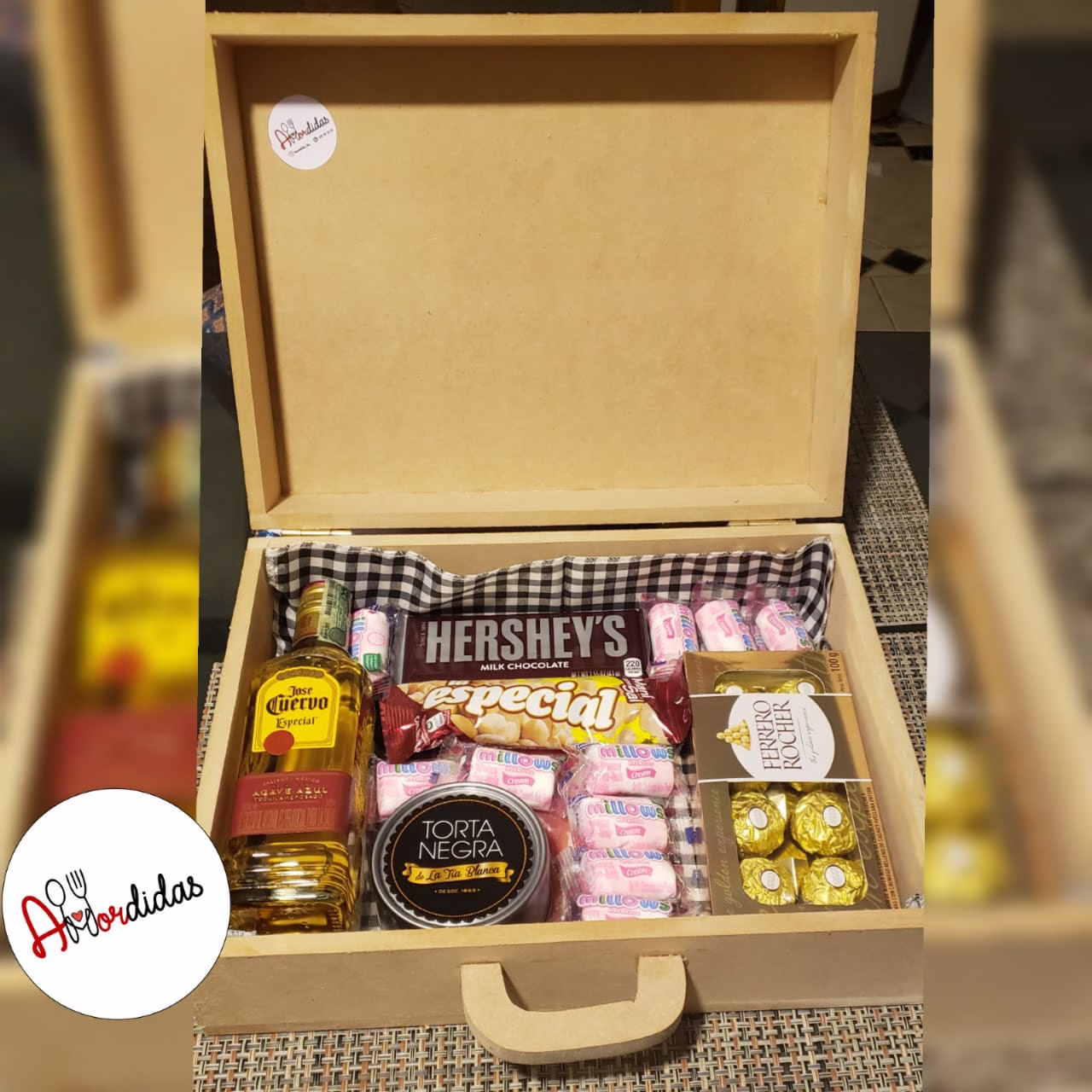 Ancheta Maletín Tequila con José Cuervo y Ferrero Rocher a domicilio en Bogotá - Amordidas