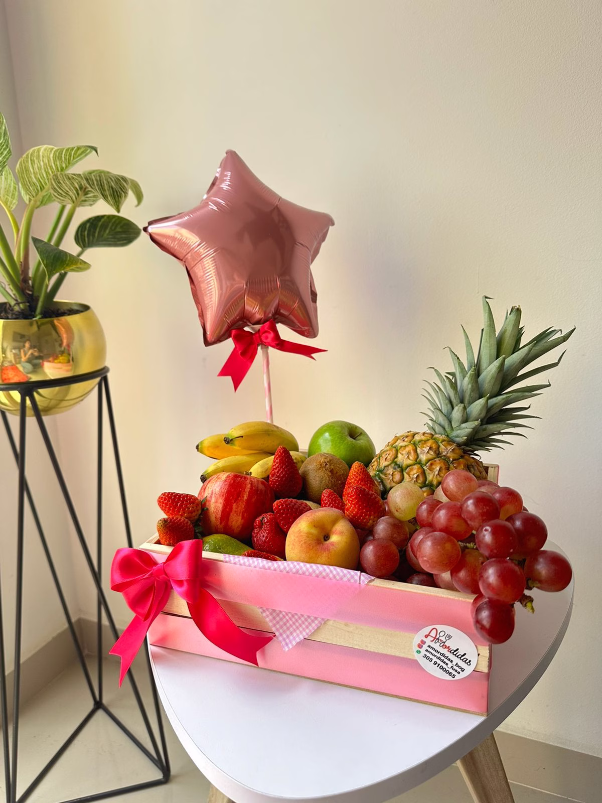 Ancheta Frutal a domicilio en Bogotá, llena de frutas frescas y vibrantes.