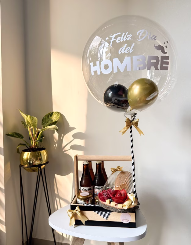 Desayuno sorpresa Cajicá Miel para el Día del Hombre en Bogotá con cervezas BBC.