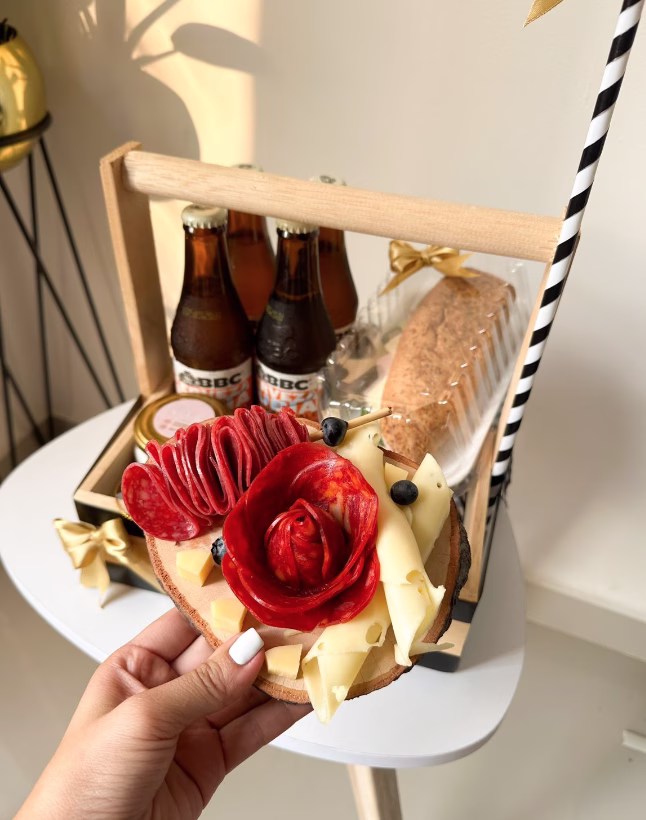 Desayuno sorpresa Cajicá Miel para el Día del Hombre en Bogotá con cervezas BBC. - Amordidas