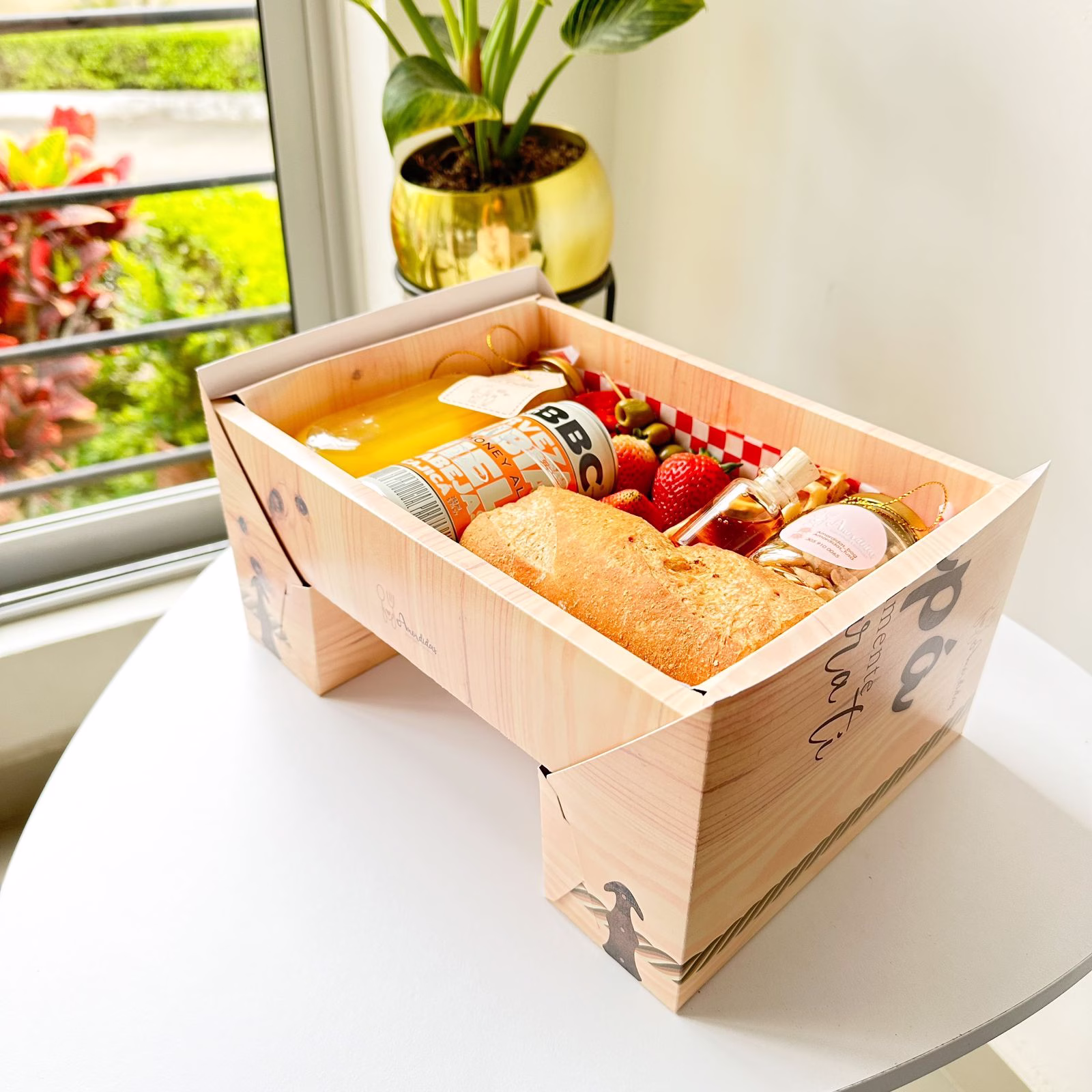 Desayuno sorpresa Mesa Papá para el Día del Padre en Bogotá, con caja convertible en mesa.