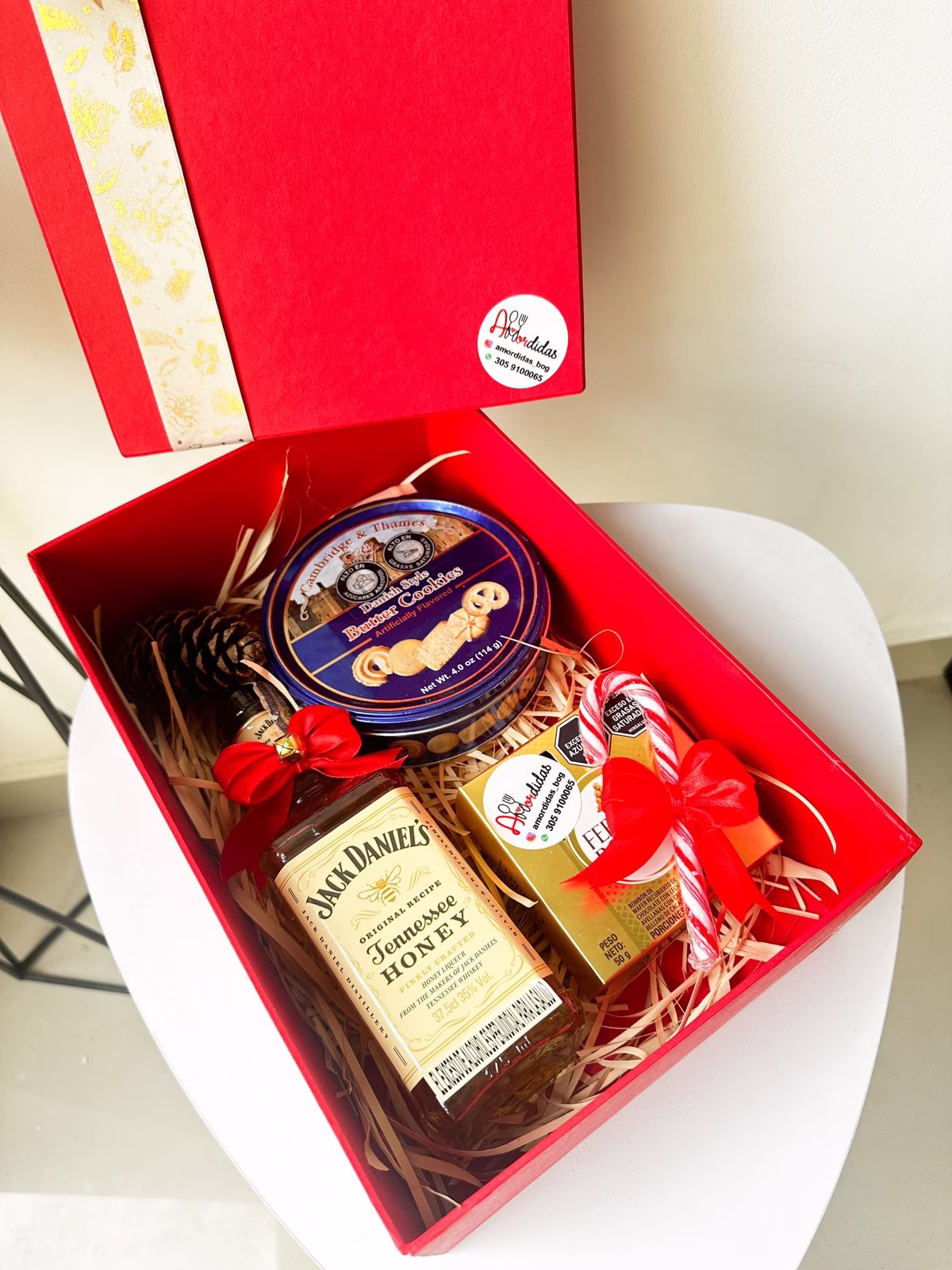 Ancheta Corporativa Riqueza Navideña con Jack Daniel's y Ferrero Rocher en Bogotá - Amordidas
