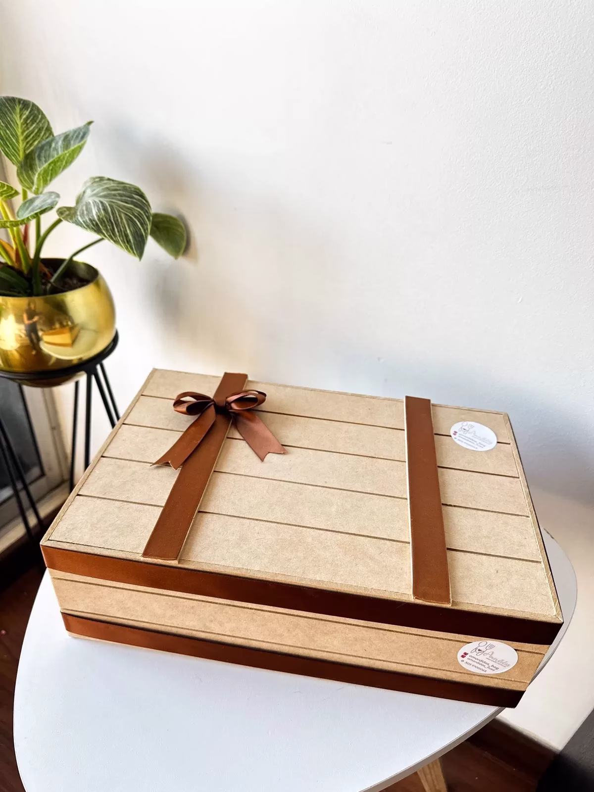 Desayuno sorpresa tradicional en baúl de madera para papá en Bogotá - Amordidas