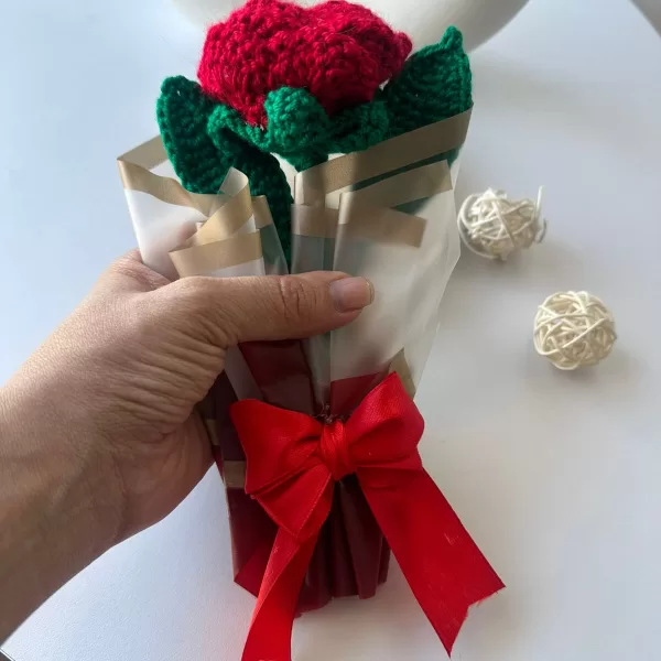 Detalles Bogota Amor y Amistad – Rosa de crochet