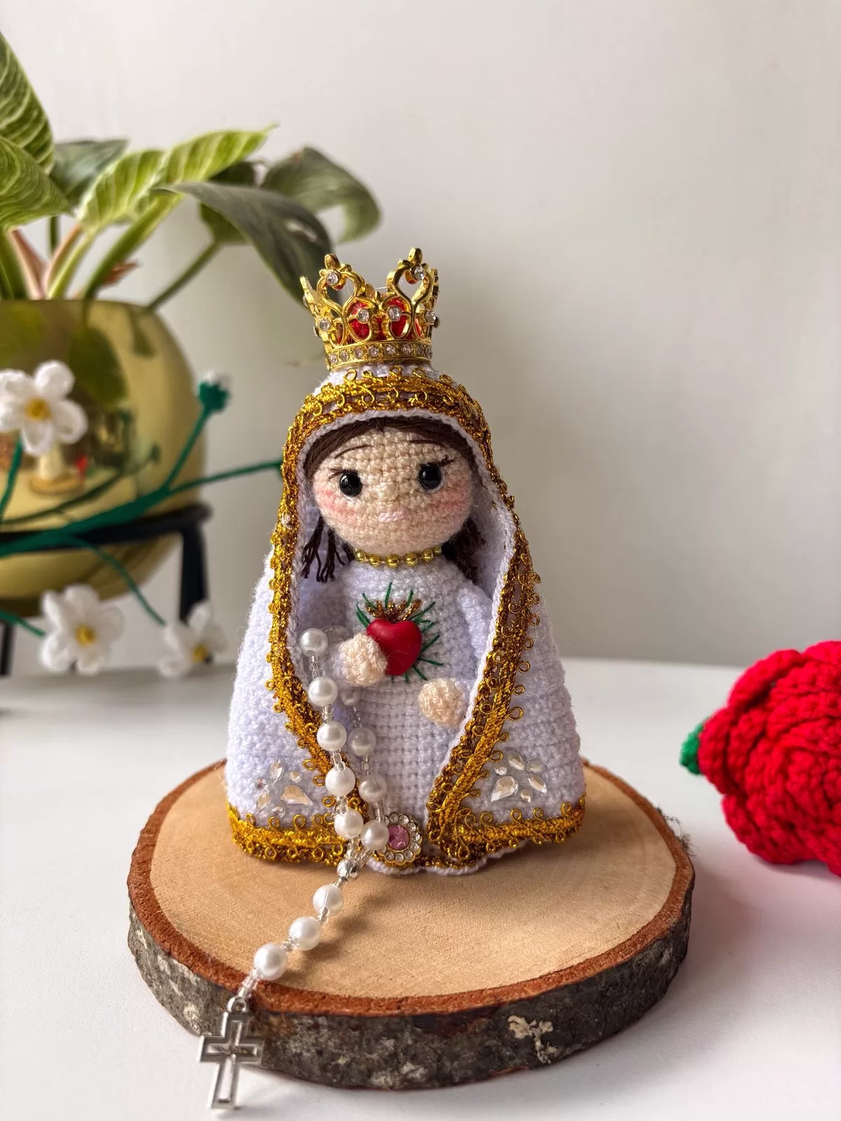 Virgen Sagrado Corazón en crochet, detalle artesanal para regalar en Bogotá