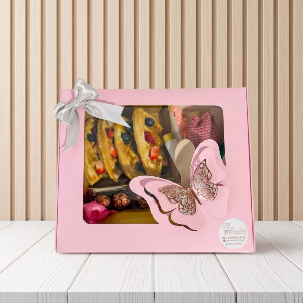 Desayunos Sorpresa Bogotá Día de la Madre – Caja Rosada Mariposa Relieve