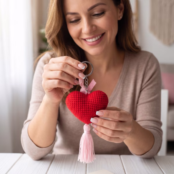 Detalles Bogota Amor y Amistad – Llavero Corazón Crochet